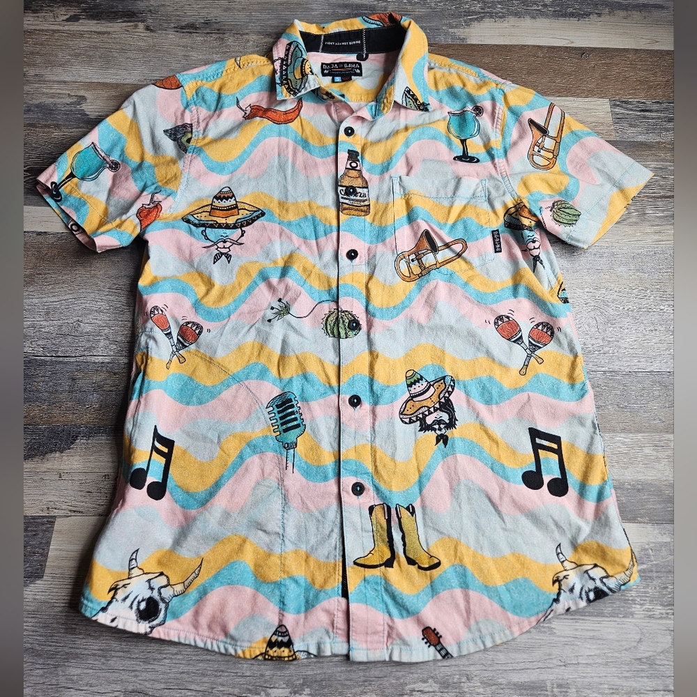 Baja Llama Men's Short Sleeve Button Down Size Small  Ay Carumba 7 Seas